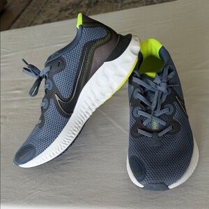 Nike Men's Blue and Gray Sneakers